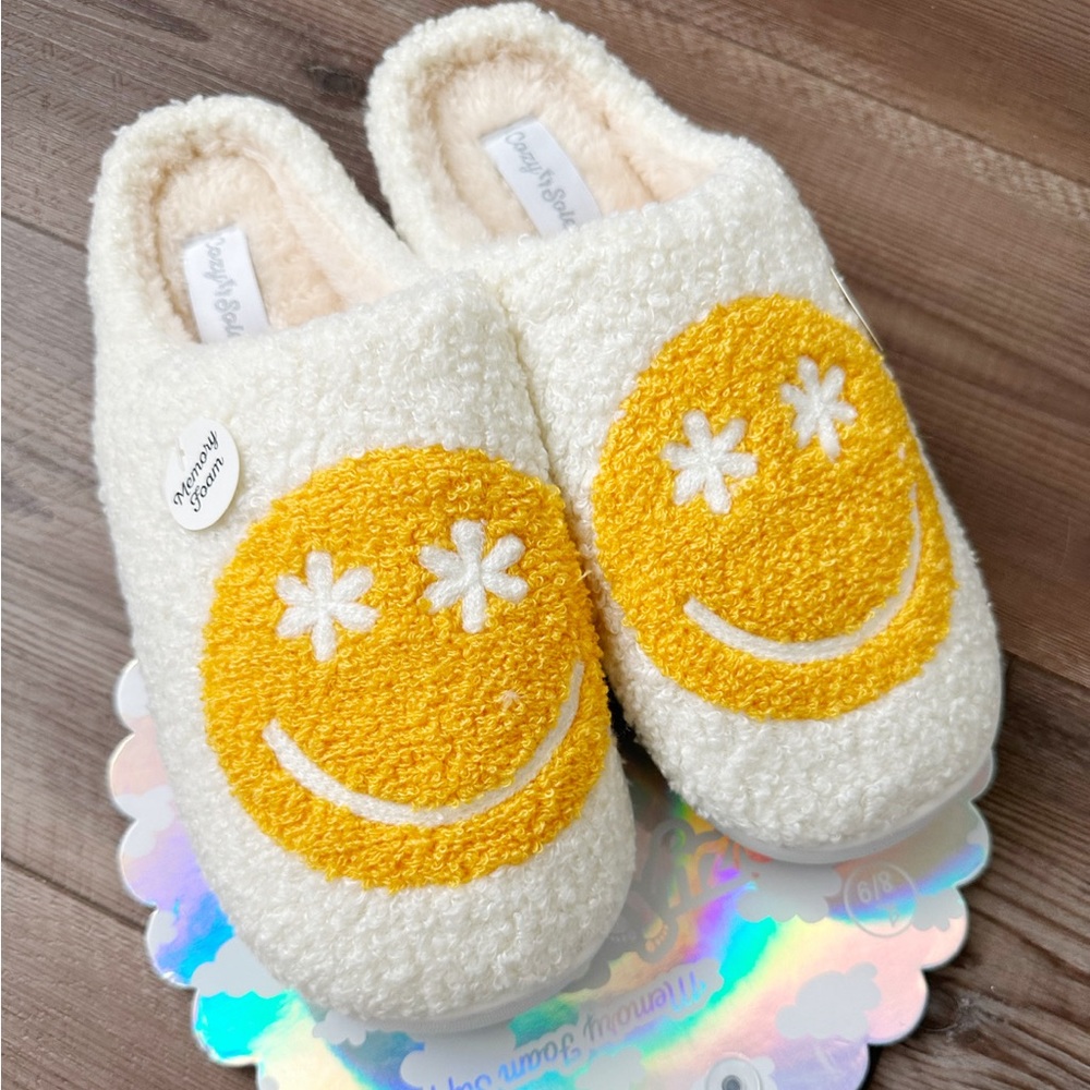 NEW Cozy Soles Happy Face Slippers